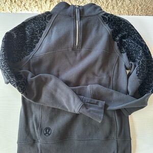 Black Lululemon pullover